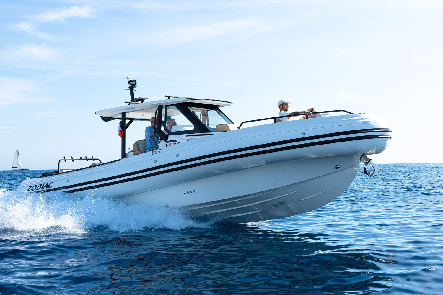 Zodiac XCC - RIB con consola central de lujo